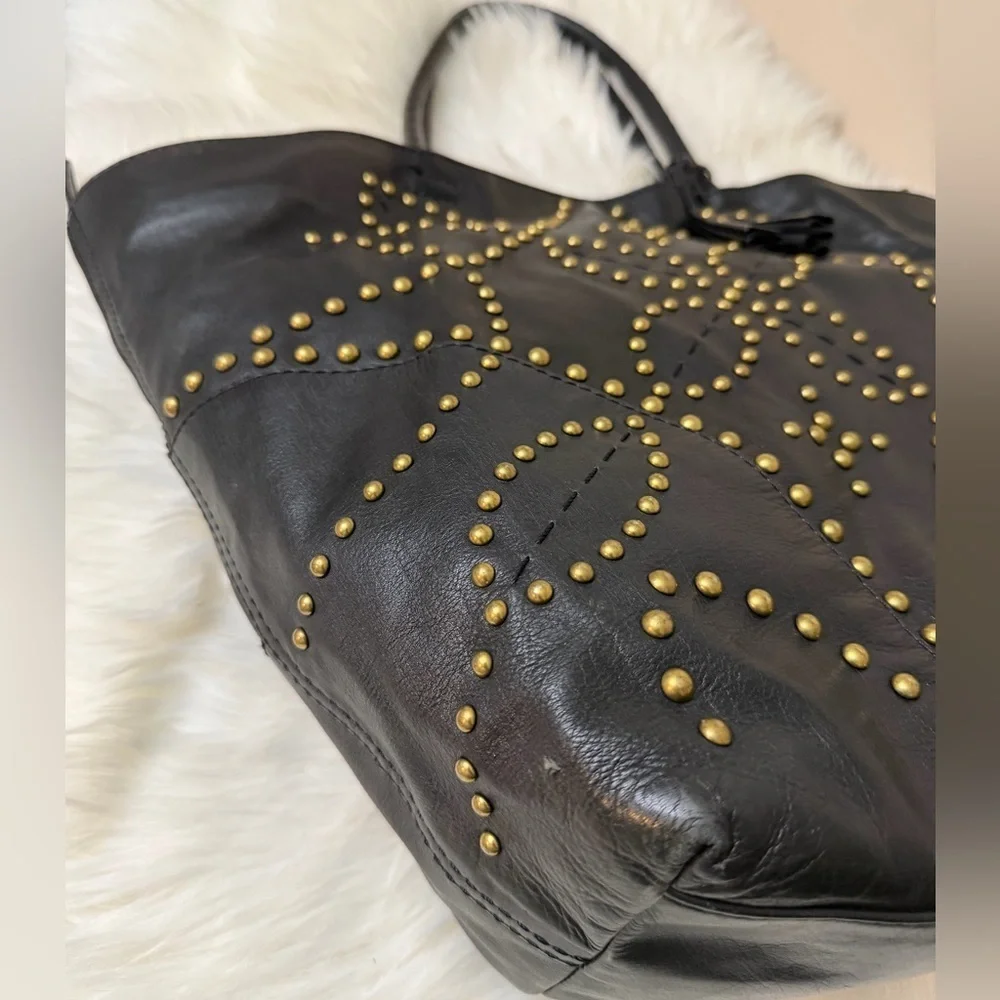 Isabella Fiore elegant black